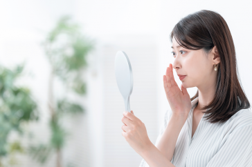 肝斑の原因とシミ・女性ホルモンとの関係性