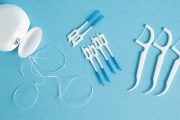 子どものデンタルフロスの必要性とケアするときのポイント
