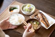 魚を主菜にとり入れて脂質バランスを整える